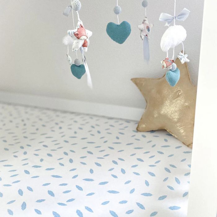 Babycalin Set of 2 fitted cot bed sheets 70 x 140cm - Blue & Blue Feathers - Image 3
