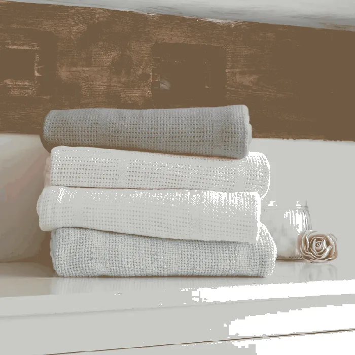 Soft Cotton Cellular Cot Blanket - Pink - Image 2