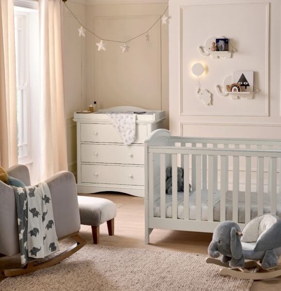 Mamas & Papas Flyn 2 Piece White Cotbed Set with Dresser Changer